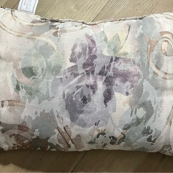 (2) Croscill Chambord Cassis Purple Rose Rectangular Fringed Pillows 14” x 11” - Picture 4 of 8